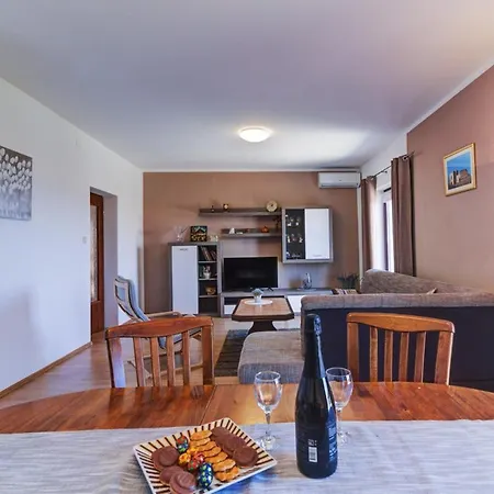 Bruno Apartment *